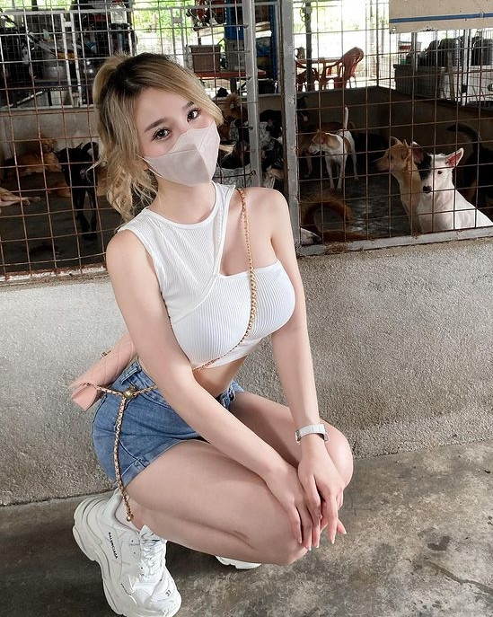 Cũng có tiếng là nhân ái khi thường xuyên tham gia từ thiện, ủng hộ cho các trung tâm vật nuôi cơ nhỡ.