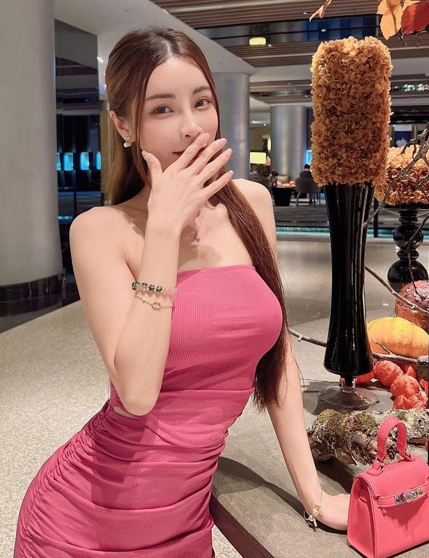 Có thể nói, Angel Liya là một trong những hot girl gợi cảm nhận được nhiều thiện cảm nhất.