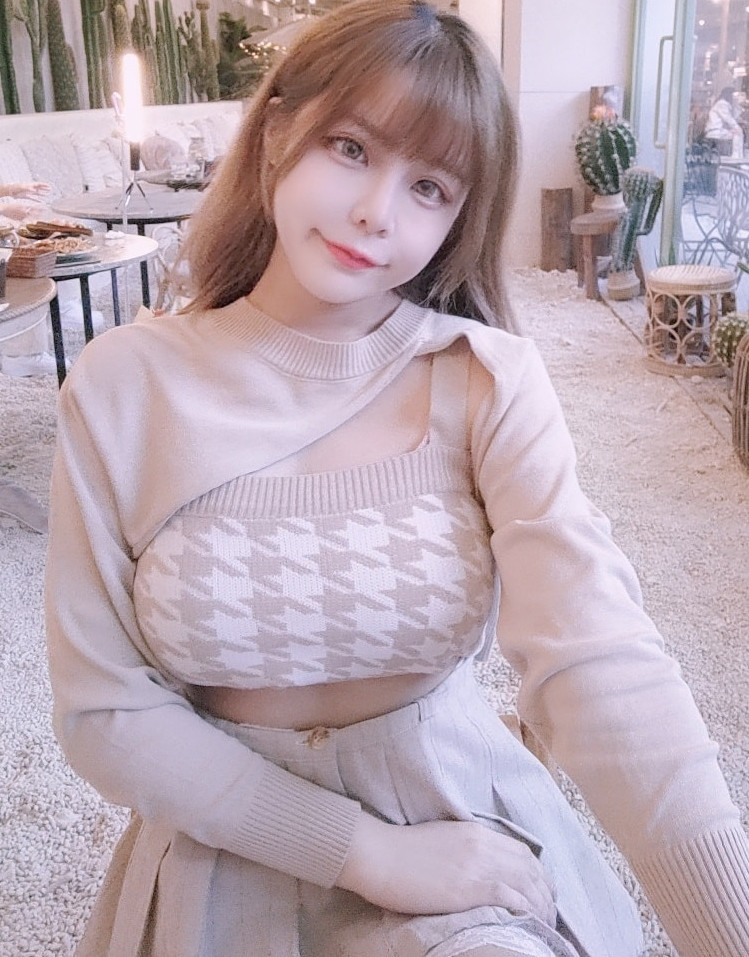 Hiện tại, các fan hâm mộ của Điền Phi Phi có thể yên tâm về phong độ nhan sắc của thần tượng vì cô nàng cực kỳ chăm chỉ luyện tập để luôn giữ được nhan sắc và vóc dáng hút mắt.