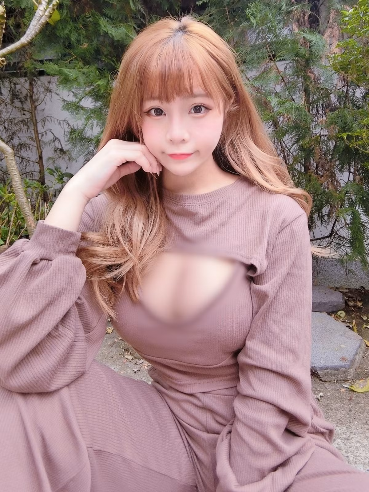 Cũng nhờ vậy, trang Facebook và IG cá nhân của Điền Phi Phi thu hút tới hơn 500.000 người yêu thích, theo dõi.