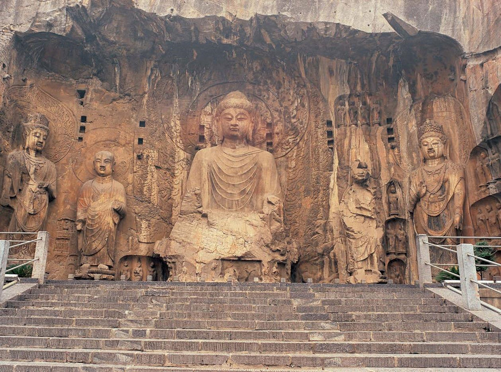 Với hàng nghìn hang động chứa vô số Phật tượng và chữ khắc, hang đá Long Môn được coi là Kho báu Nghệ thuật Phật giáo, một trong 3 hang động nổi tiếng nhất Trung Quốc cùng với hang Mạc Cao nằm ở tỉnh Cam Túc và hang Vân Cương tại tỉnh Sơn Tây. Ảnh: Kalpesh Padshala.