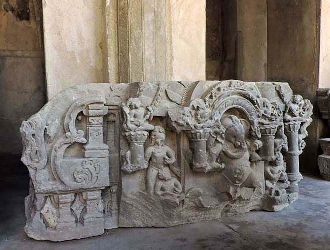 Qua quy mô hoành tráng của công trình, du khách có thể thấy kỹ thuật cao siêu của những nghệ nhân điêu khắc đá Ấn Độ cách đây hơn 1.000 năm.