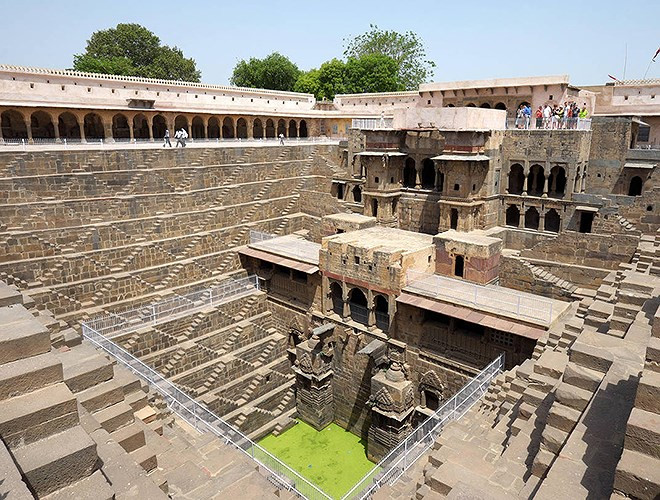 Trong khoảng 1.000 năm, chiếc giếng cổ này cung cấp nguồn nước quý báu, nuôi sống hơn 300.000 người.