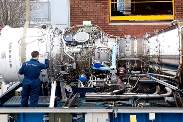 Mặc dù kích thước của khinh hạm 30FFM có phần thua kém các khu trục hạm, tuy nhiên sức chiến đấu lại đạt sức mạnh tương đương tàu khu trục lớp Akizuki mới được đưa vào trực chiến từ năm 2012. Chính vì thế đây được coi là một trong những khinh hạm mạnh nhất thế giới. (Nguồn ảnh: Twitter/Hirotoshi, Navalnews, Marinelog).