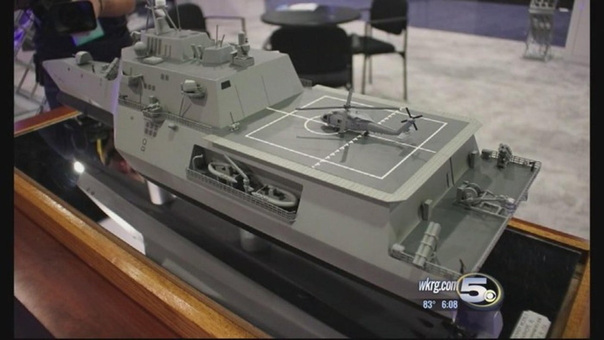 Tàu 30FFM có hai trạm vũ khí điều khiển từ xa, một hệ thống tên lửa hải đối không tầm thấp SeaRam, 8 tên lửa chống hạm Type-17 với tầm bắn tới 400km và hai cụm phóng ngư lôi chống ngầm Type-12. Đuôi tàu có sàn đáp và nhà chứa cho trực thăng SH-60.