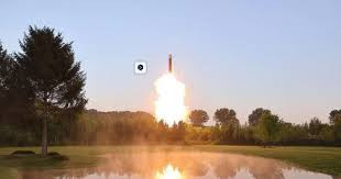 Vụ thử nghiệm tên lửa diễn ra ngay sau khi Ngoại trưởng Mỹ Anthony Blinken gặp quyền Tổng thống Hàn Quốc Choi Sang-mok tại Seoul để thảo luận về các vấn đề hợp tác đồng minh và đối phó với mối đe dọa từ Triều Tiên. Vụ phóng tên lửa cũng là vụ thử nghiệm đầu tiên của Triều Tiên kể từ đầu tháng 11/2024. (Nguồn ảnh: KCNA, CSIS, Reuters).