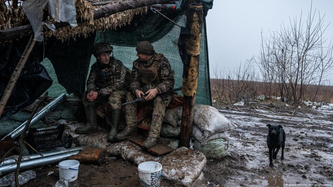 Ông Trump trước đây đã thể hiện sự hoài nghi đối với các liên minh quốc tế, đặc biệt là NATO, đồng thời chỉ trích chi tiêu của Mỹ cho quốc phòng nhằm bảo vệ đồng minh, thích các thỏa thuận thực dụng với những nước như Nga.