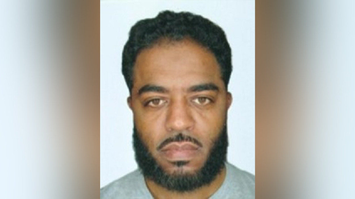 Danh tính nghi phạm vụ đâm xe, xả súng ở Mỹ đêm giao thừa Danh tinh nghi pham vu dam xe, xa sung o My dem giao thua