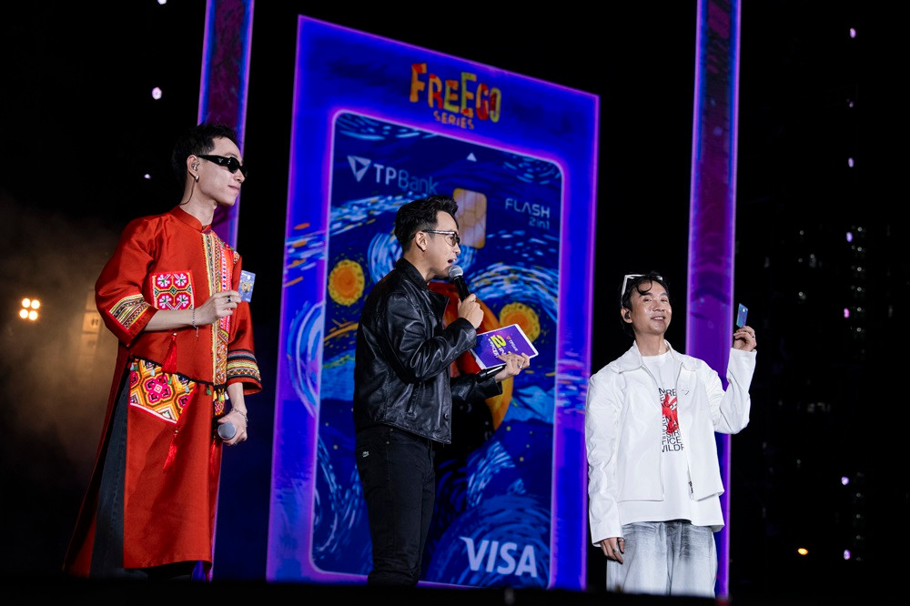 TPBank 2in1 concert: Khi moi chat Toi cat loi !!!-Hinh-7