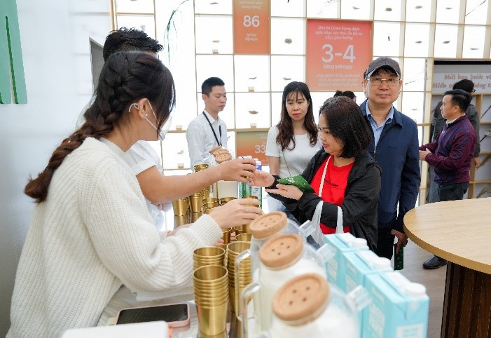 Vinamilk tien phong ung dung thanh cong cong nghe sua Green Farm dot pha-Hinh-3