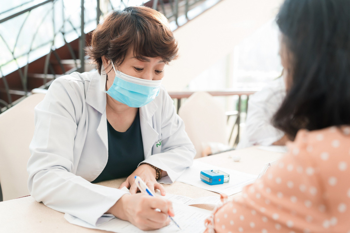 Varna to chuc tu van suc khoe va dinh duong cho 1.000 nguoi cao tuoi-Hinh-5