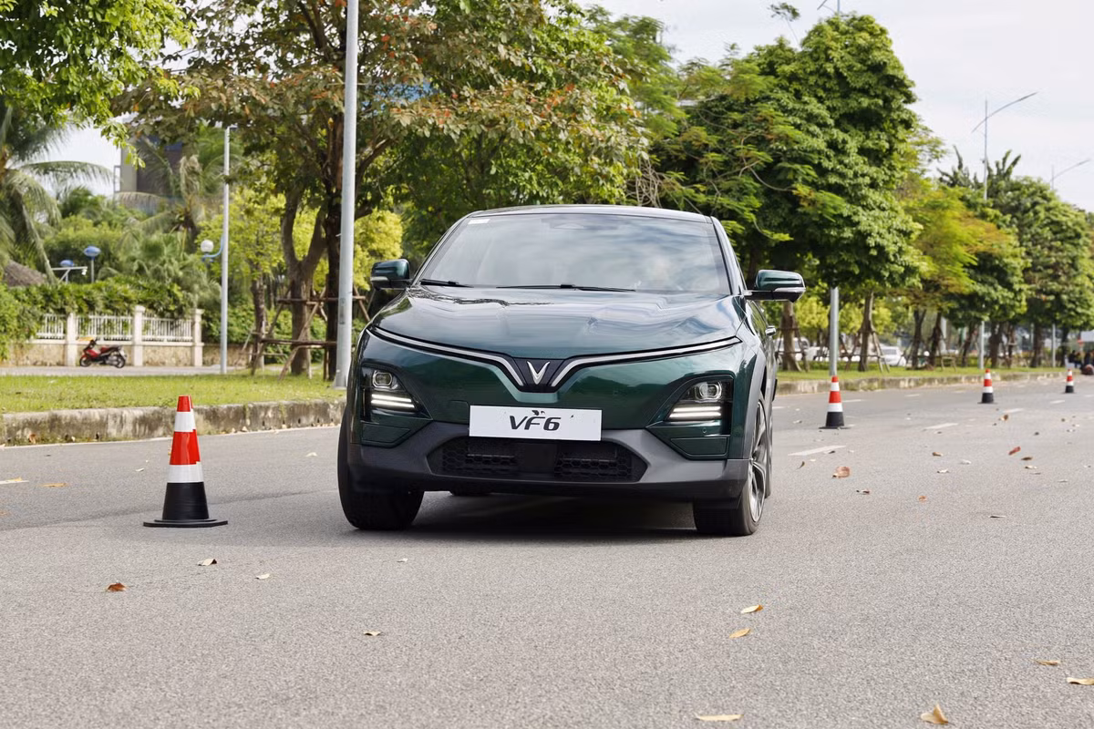 Vi sao xe dien “tren co” xe xang trong mua mua sam cuoi nam?