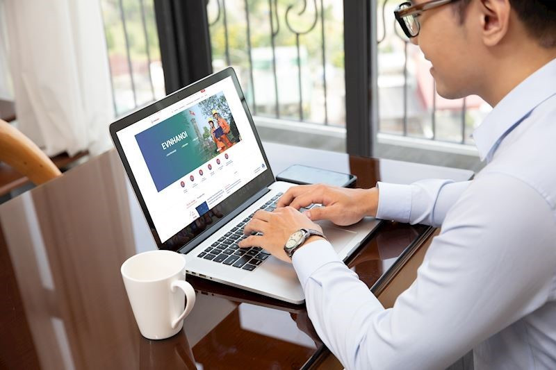 Nâng tầm trải nghiệm khách hàng với dịch vụ điện trực tuyến của EVNHANOI Nang tam trai nghiem khach hang voi dich vu dien truc tuyen cua EVNHANOI