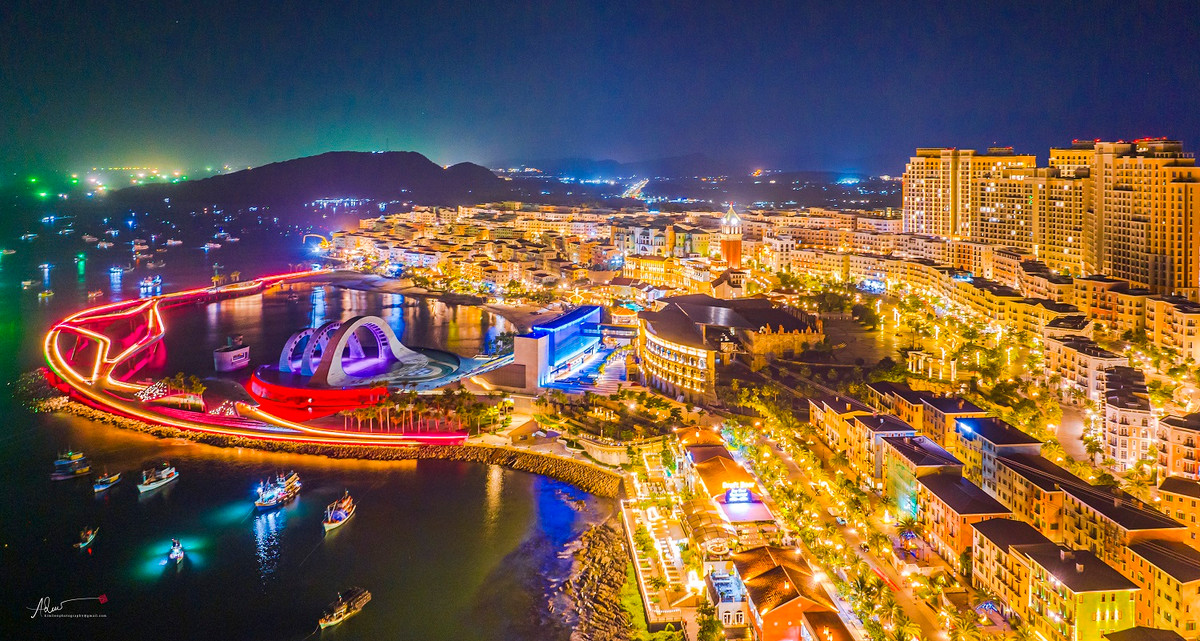 Dan TikTok creators quoc te do bo Phu Quoc, tiet lo tat tan tat bi kip “an, ngu, choi” o dao Ngoc-Hinh-11