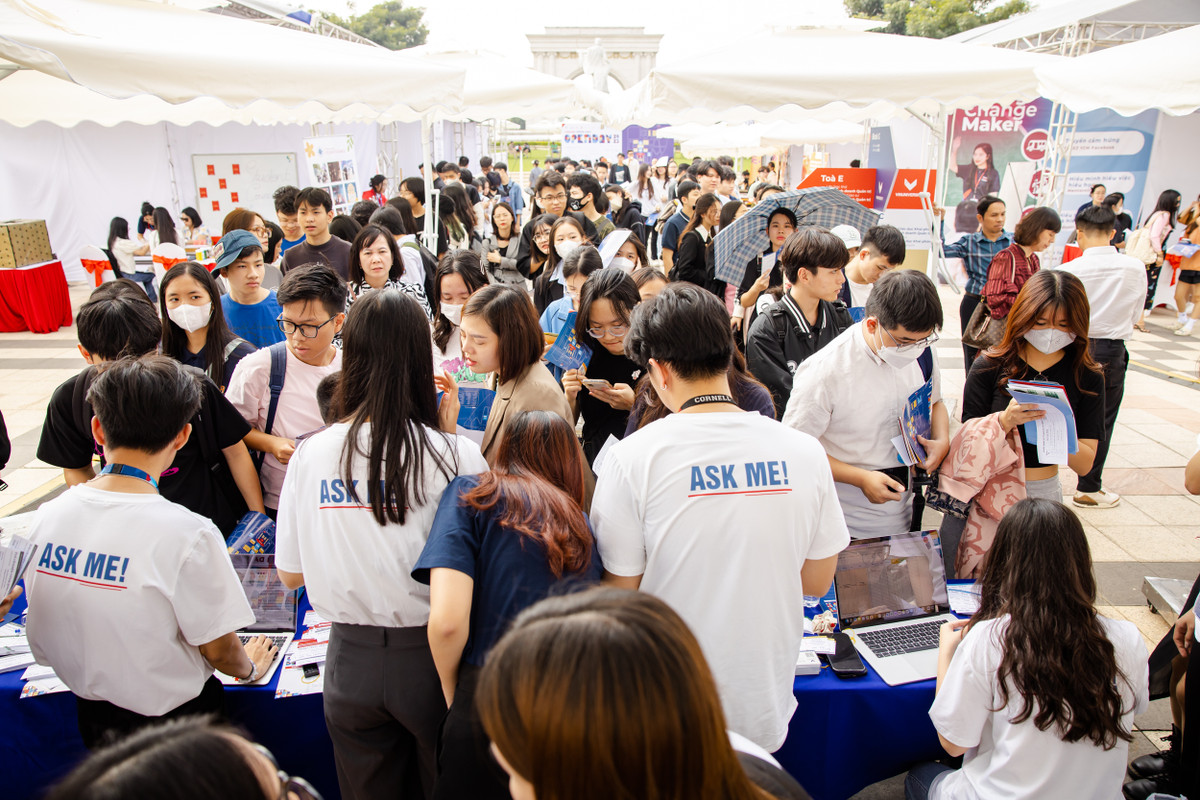 Hon 4.000 phu huynh, hoc sinh tham du Ngay hoi Trai nghiem VinUni Open Day-Hinh-6