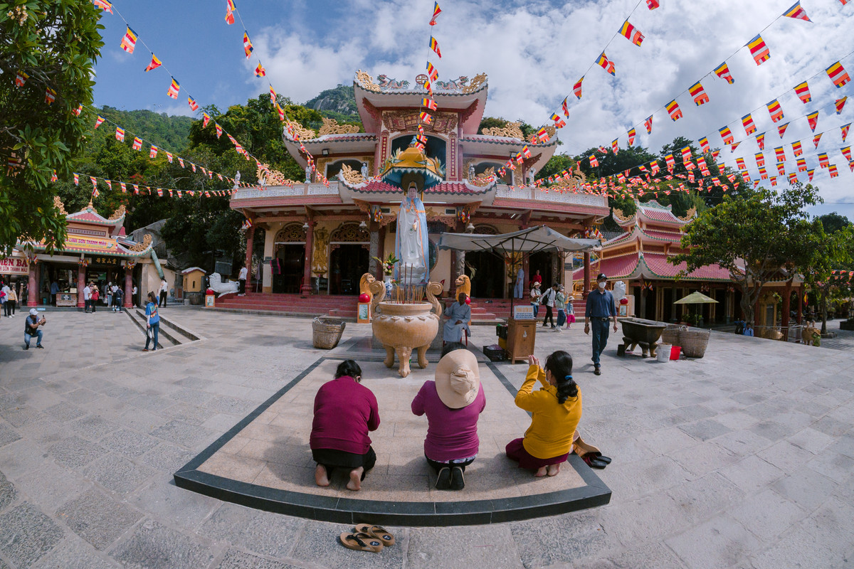 Xuc dong nhung khoanh khac du khach chiem bai nui Ba Den, Tay Ninh