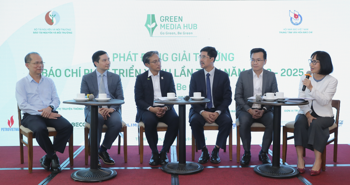 Vinamilk đồng hành cùng chuỗi hoạt động của CLB Báo chí Phát triển Xanh Vinamilk dong hanh cung chuoi hoat dong cua CLB Bao chi Phat trien Xanh