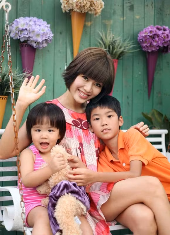 Hoa hậu Thu Thủy có hai người con (1 trai, 1 gái)