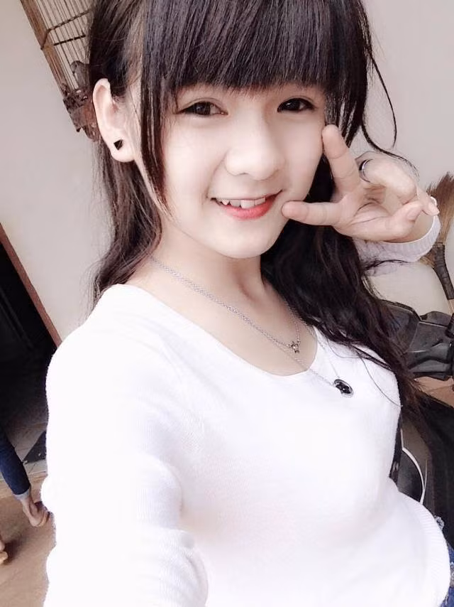 Hiện tại Thanh Hà và Thanh Lan đều đang sống cùng gia đình và học tập tại Đắk Nông. Ngoại hình đặc biệt khiến hai chị em gần đây được rất nhiều bạn trẻ chú ý.