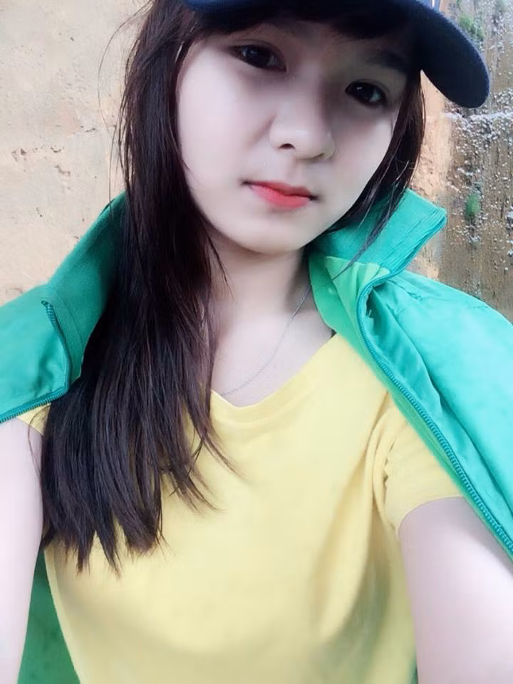 Các cặp song sinh bình thường tuy vẫn có những đặc điểm riêng để người khác dựa vào đó phân biệt, nhưng Thanh Hà và em gái Thanh Lan lại giống nhau 100% cả về ngoại hình lẫn tính cách. Hai chị Hà – Lan đều rất vui vẻ, nhí nhảnh và tinh nghịch giống nhau, chưa kể giọng nói cũng không quá khác biệt.