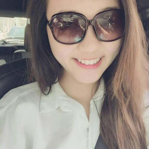 Hiện Khánh Vân đang tham dự cuộc thi Miss Du học sinh 2015 và tạo được ấn tượng mạnh nhờ tài năng, thành tích học tập đáng nể và trên hết là nhan sắc tuyệt vời của mình. Cuộc thi này là một trải nghiệm mới với Khánh Vân, giúp cô năng động, được giao lưu nhiều hơn và cũng là để xả stress sau những chương trình học. Trước đó Khánh Vân đã tham gia cuộc thi Miss áo dài Việt Nam 2015 và lọt vào top 60.