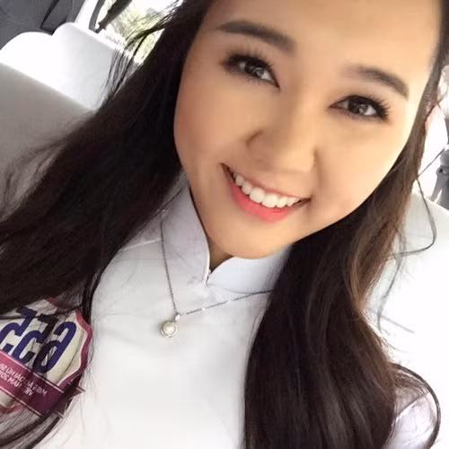 Quyết định này dựa vào mong muốn được giao lưu với nhiều người, được đi nhiều nơi, khám phá những điều mới lạ của nữ du học sinh 18 tuổi. Vốn là người ưa khám phá, Khánh Vân mong muốn sau này được sống và làm việc ở nhiều quốc gia khác nhau.