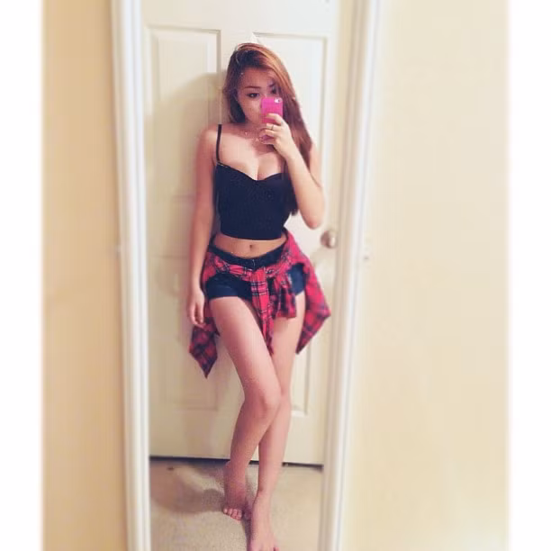 Mỹ Linh cao 1m70, nặng 48kg, ba vòng đẹp gần như hoàn hảo. Đặc biệt, Mỹ Linh luôn nổi bật với hình ảnh dáng nuột nà, chân thon dài và bụng phẳng lỳ, eo 60cm.