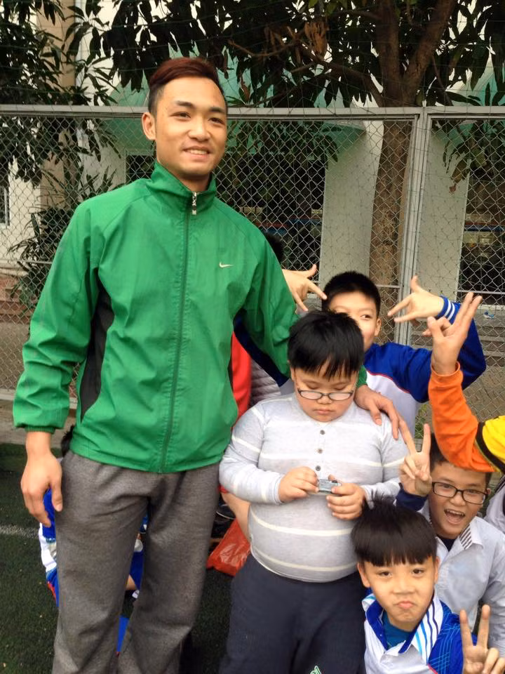 Ngắm vẻ nam tính, hấp dẫn của thầy giáo đẹp trai kiêm người mẫu Tuấn Nam.