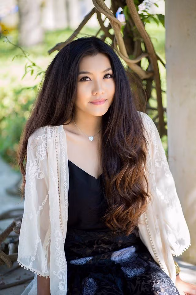 Không chỉ có thành tích học tập tốt, đam mê nghiên cứu một chuyên ngành rất cao siêu, Nam Phương còn là một nữ du học sinh Việt tuyệt xinh, sở hữu vóc dáng, phong thái khiến người đối diện liên tưởng đến những người mẫu thực thụ.