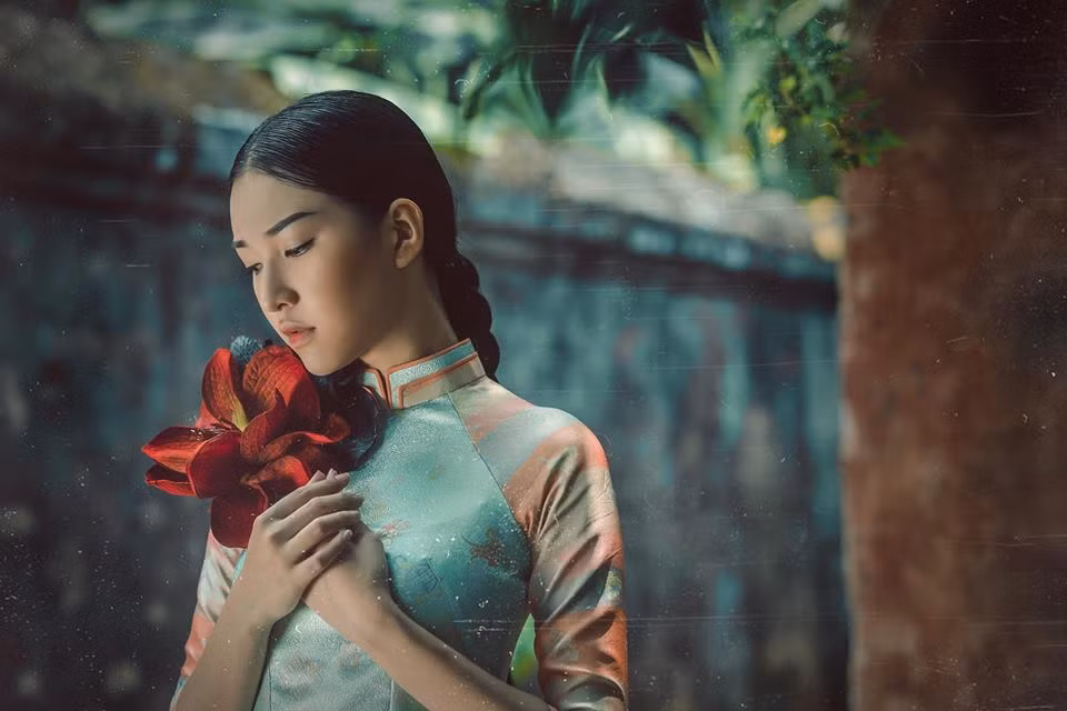 Ngọc Trân từng xuất hiện trong chương trình Dự báo thời tiết, Tương tác phim trên VTV Huế, Camera số 8… với nhiều vai trò khác nhau như người dẫn chương trình, biên tập viên… Được xuất hiện trong clip “Welcome to Vietnam” của Bộ Ngoại giao, bản thân Ngọc Trân cảm thấy rất tự hào và xúc động.