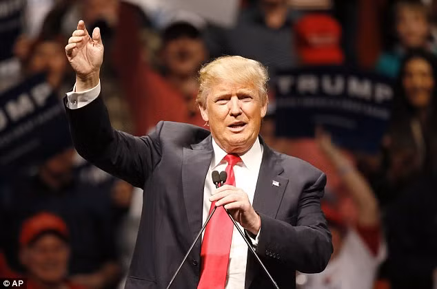 Nói về cà vạt, ông Trump tiết lộ hai nhãn hiệu nổi tiếng thường dùng là Brioni và Hermès. Ảnh: Dailymail.