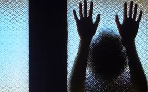 Thuc hu vu nam thieu nien 15 tuoi bi “quy ba U50” xam hai