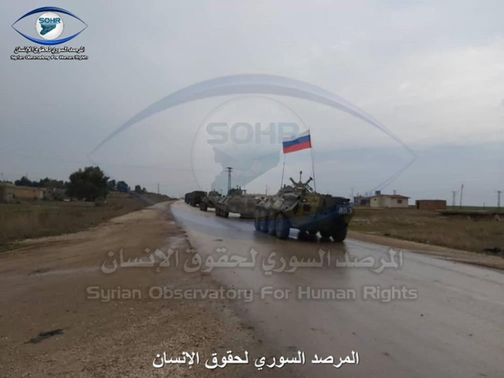 Thiết bị điều khiển nổ từ xa bằng sóng vô tuyến hoặc bằng các thiết bị dựa trên sóng điện thoại di động; tuy nhiên, những thiết bị này dễ dàng bị vô hiệu bằng các thiết bị phá sóng, được tích hợp trên các xe tuần tra.