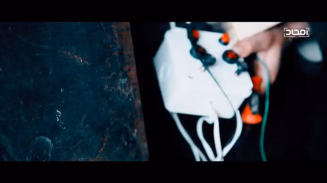 Thay vì gây nổ bằng cách giật dây, hoặc chập điện như vài chục năm về trước, thì những IED có sức công phá kinh hoàng này, được điều khiển nổ bằng các thiết bị nổ từ xa, hoặc thiết bị gây nổ hồng ngoại.