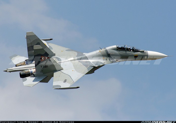 Hai chiếc Su-30MK2 đầu tiên được chuyển giao cho Venezuela vào đầu tháng 12/2006, trong khi 8 chiếc tiếp theo tới vào năm 2004, 14 chiếc còn lại đến trong năm 2008 - 2009.