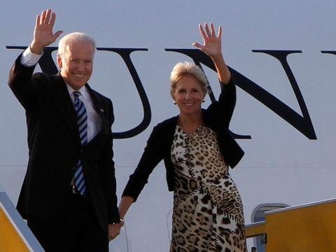 Phu nhan Pho Tong thong My chinh thuc tham Viet Nam