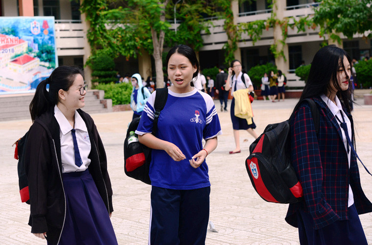 Nét hớn hỡ trên gương mặt của các thí sinh ở TP HCM.