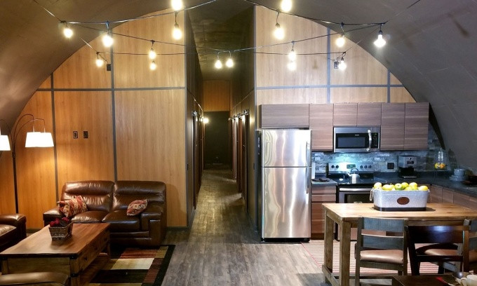 Tương tự Atlas Survival Shelters, Vivos Group có trụ sở tại California cũng cung cấp cho khách hàng những hầm trú ẩn ở vùng ngoại ô như Nam Dakota và Indiana.