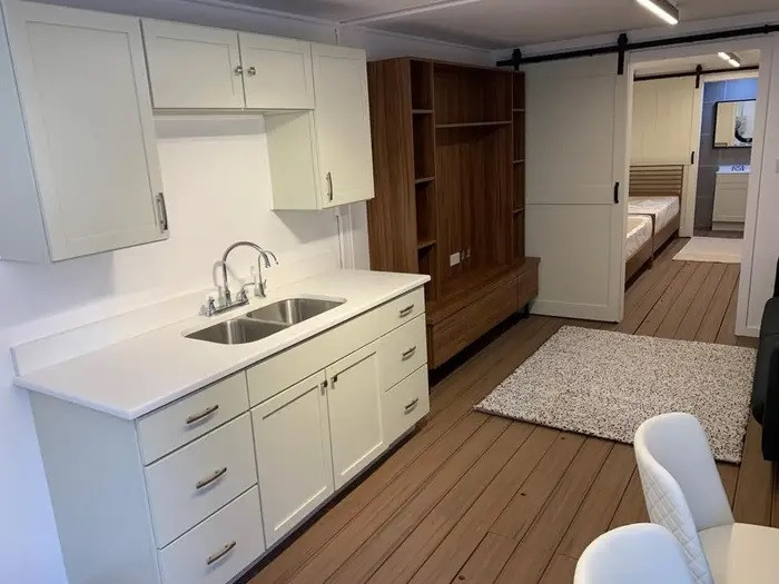 Boongke thép sẽ được xây dựng sâu khoảng 6m dưới lòng đất tại khu đất mà vị luật sư trên sở hữu ở thung lũng Appalachian.