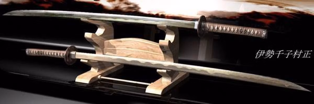 Sống vào thời kỳ Muromachi (vào khoảng thế kỷ 14 - 16), Muramasa Sengo là một trong những thợ rèn kiếm nổi tiếng lịch sử Nhật Bản. Ông chính là người tạo ra thanh kiếm "khát máu" Muramasa được nhiều người biết đến.