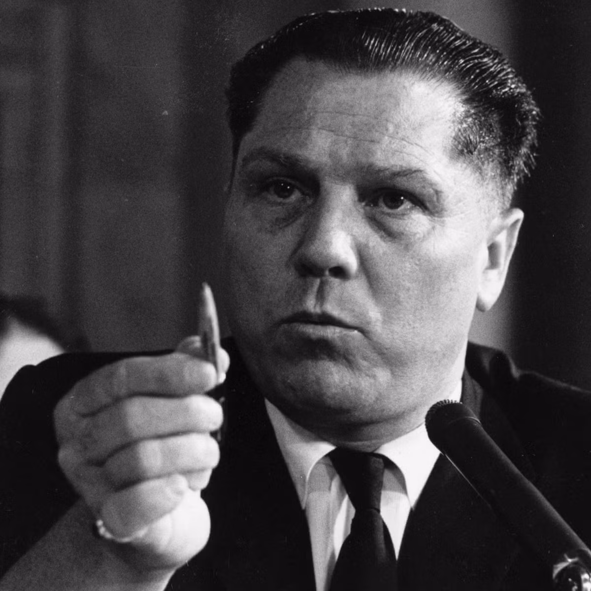 Theo điều tra của cảnh sát, trước khi mất tích, ông Jimmy đã gọi một cuộc điện thoại cho vợ và nói rằng bản thân "đã bị lừa". Vào ngày hôm đó, ông dự kiến sẽ gặp 2 tên mafia.