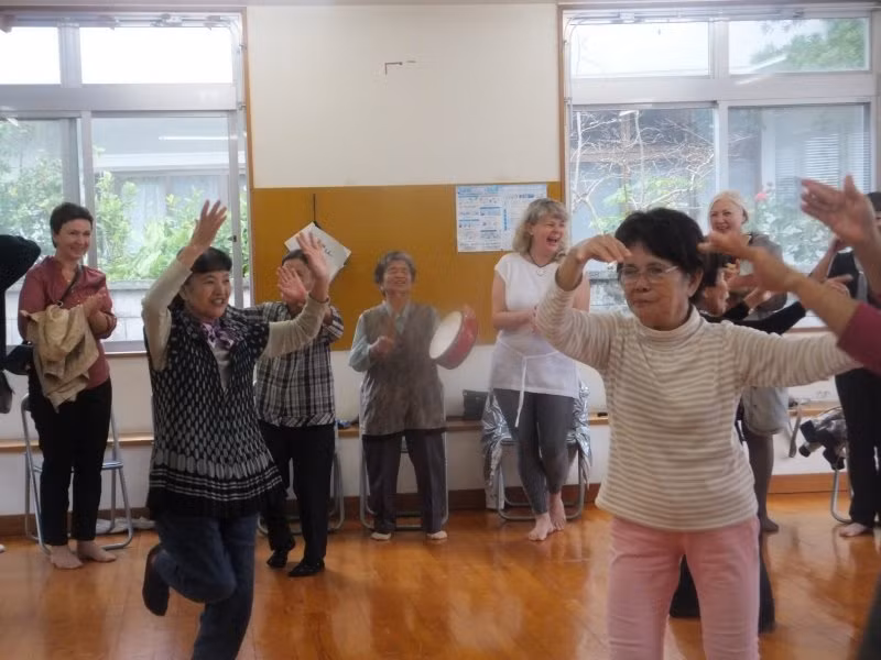 Thêm nữa, tỷ lệ mắc bệnh tim, ung thư vú và tuyến tiền liệt của người dân Okinawa chỉ bằng 20% so với Mỹ. Tương tự, tỷ lệ mắc chứng suy giảm trí nhớ của người dân sống ở Okinawa bằng 50% so với Mỹ.