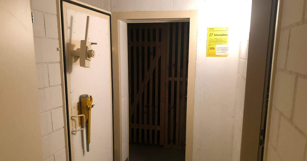 Số lương hầm trú ẩn ở Thụy Sĩ tiếp tục tăng cùng với số lượng các tòa nhà được xây mới. Tuy nhiên, con số này không phải quá lớn bởi Thụy Sĩ kiểm soát việc xây dựng rất chặt.