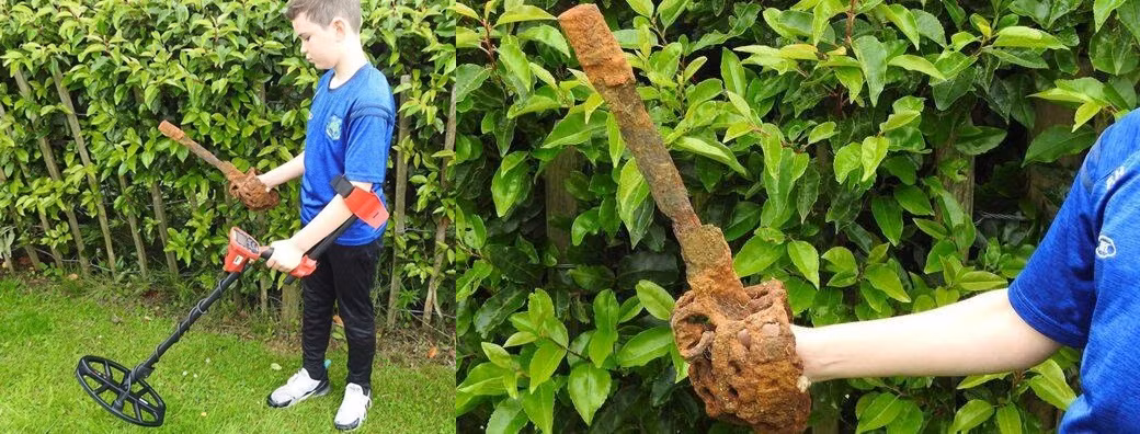 Fionntan Hughes, 10 tuổi, sống tại Derrylaughan, hạt Tyrone, Ireland đã tìm thấy một " bảo kiếm" khoảng 300 tuổi ngay trong ngày đầu tiên dùng thử máy dò kim loại được tặng vào dịp sinh nhật.