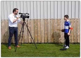 Trong khi Bảo tàng Quốc gia Bắc Ireland chưa xác định được niên đại của thanh kiếm mà Fionntan tìm thấy, một số chuyên gia đồ cổ đưa ra nhận định.