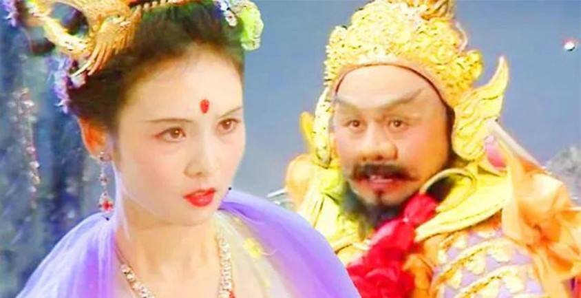 Tuy nhiên, trong một lần say rượu, chọc ghẹo Hằng Nga nên Trư Bát Giới bị Ngọc Hoàng trừng phạt bằng cách trục xuất khỏi thiên giới, ném vào chuồng lợn khi giáng xuống phàm trần. Do đó, Trư Bát Giới có hình hài nửa người nửa lợn.