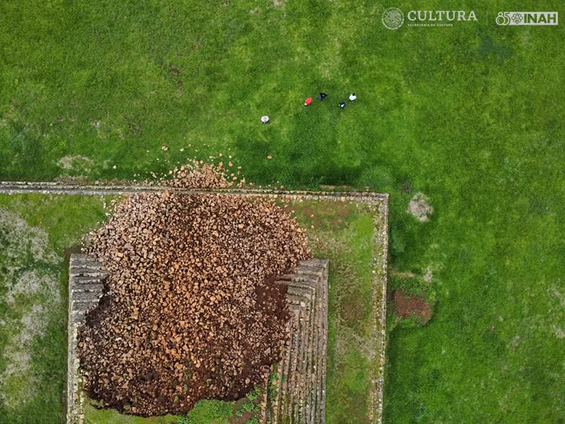 Vào thời kỳ hoàng kim, Khu vực khảo cổ Ihuatzio trải dài trên diện tích khoảng 150 hecta và gồm ít nhất 84 công trình. 7 công trình trong số đó hiện nằm ở công viên khảo cổ.