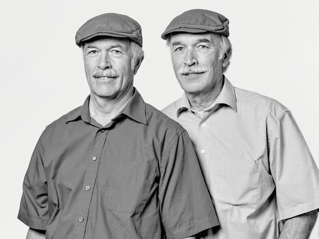 Tiếp đến, nhóm nghiên cứu so sánh DNA của 16 cặp song trùng để tìm điểm giống và khác nhau. Họ cũng xem xét tác động khách quan như trải nghiệm, môi trường sống và tổ tiên của mỗi người để tìm hiểu xem những yếu tố nào ảnh hưởng đến bộ gene hoặc trình tự DNA.