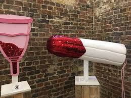 Du khách có thể tham quan miễn phí Vagina Museum, trừ những khi tổ chức buổi biểu diễn và sự kiện.