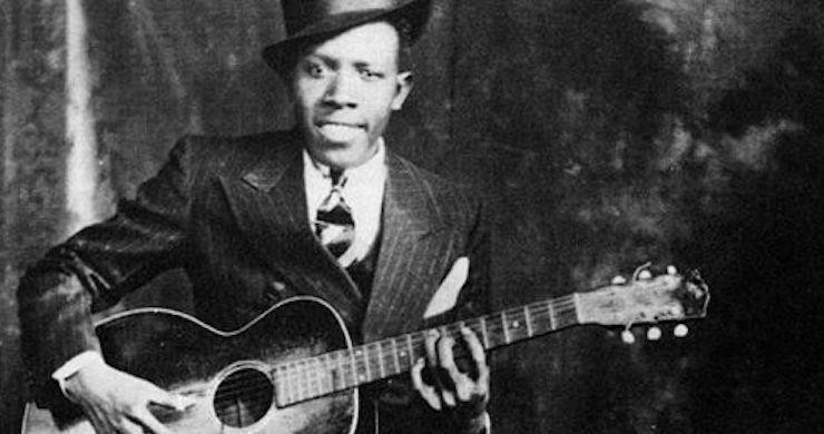 Theo một số nhà nghiên cứu, Robert Johnson (1911 - 1938) - huyền thoại nhạc blues người Mỹ được cho là thành viên đầu tiên của Câu lạc bộ 27. Ông qua đời ở Greenwood, Mississippi khi 27 tuổi.